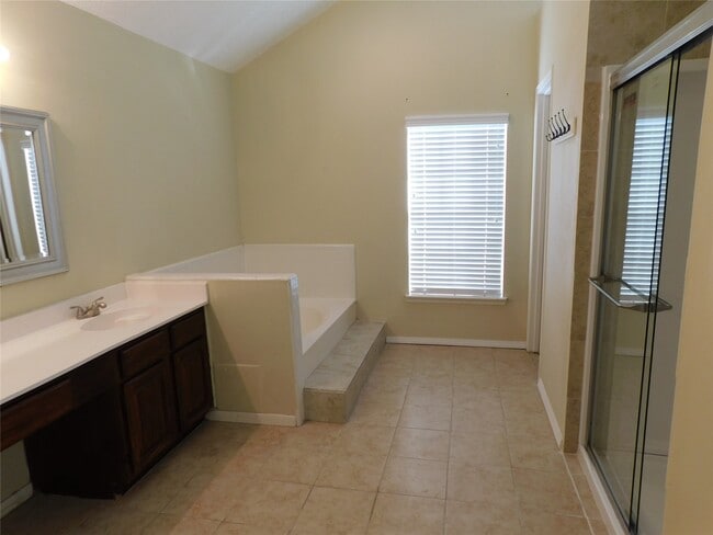 Building Photo - 3303 Rimrock Dr