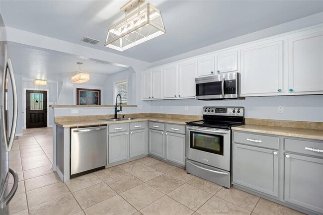 Building Photo - 7831 Saddle Run