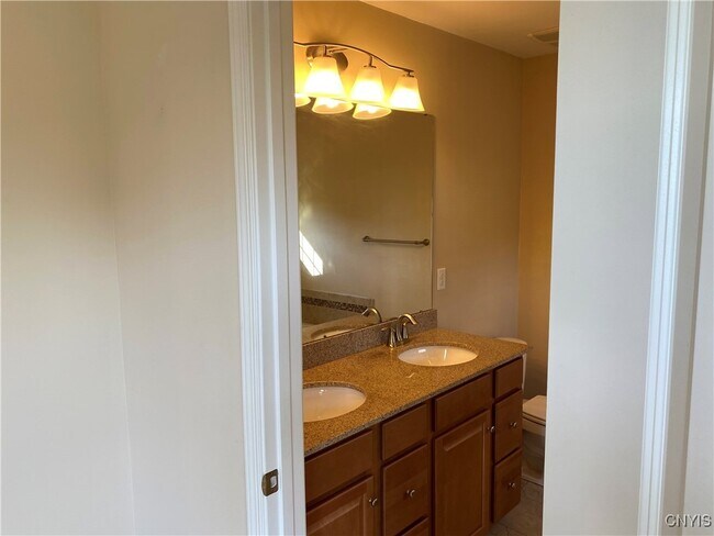 Building Photo - 107 Shaker Heights