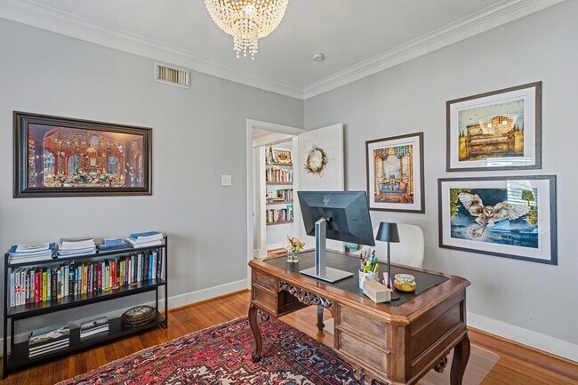 Building Photo - 215 W Norma St