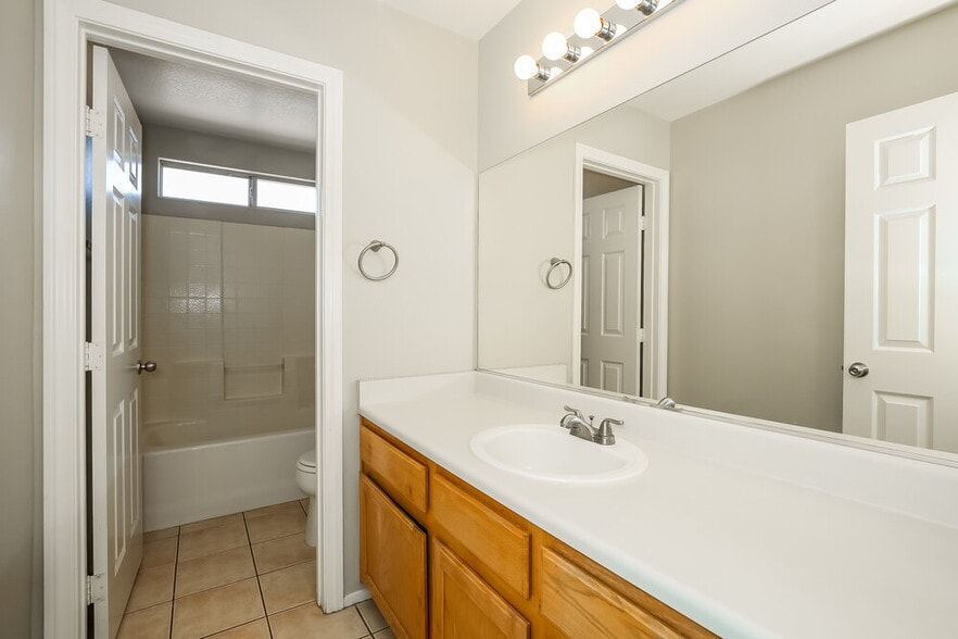 Building Photo - 3940 Camryn Holly St