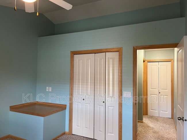 Building Photo - 5558 Kenton Ln