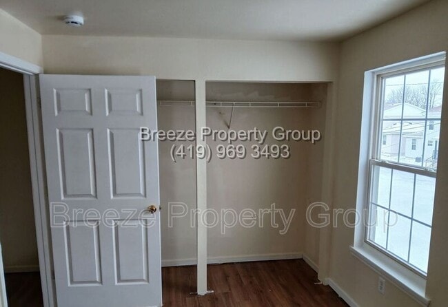 Building Photo - 527 Nova St