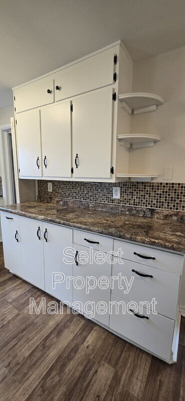 Building Photo - 2425 White Oak Ave