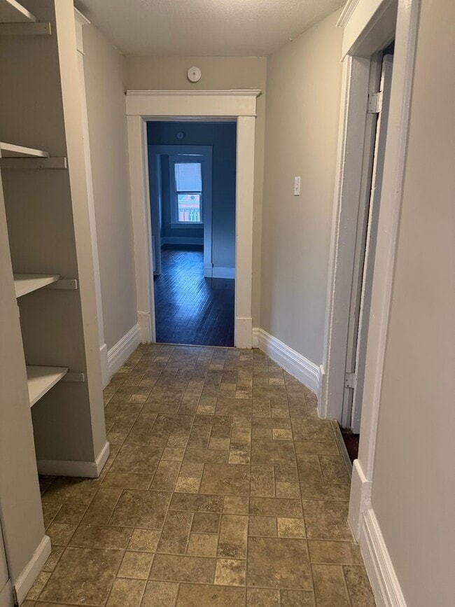 Building Photo - 1708 Faraon St