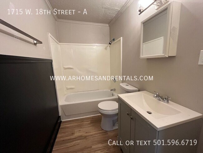 Building Photo - 1715 W 18th St