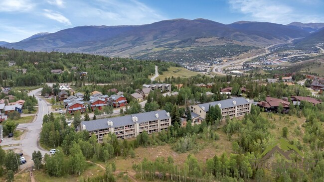 Building Photo - WINTER RENTAL 2 Bedroom/2 Bath, New Furnit...