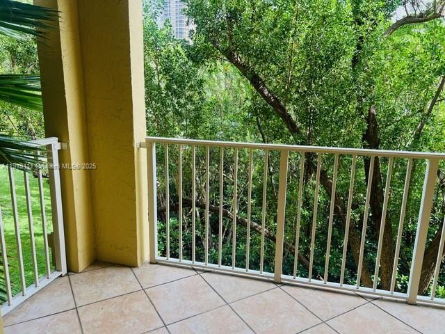 Building Photo - 19601 E Country Club Dr