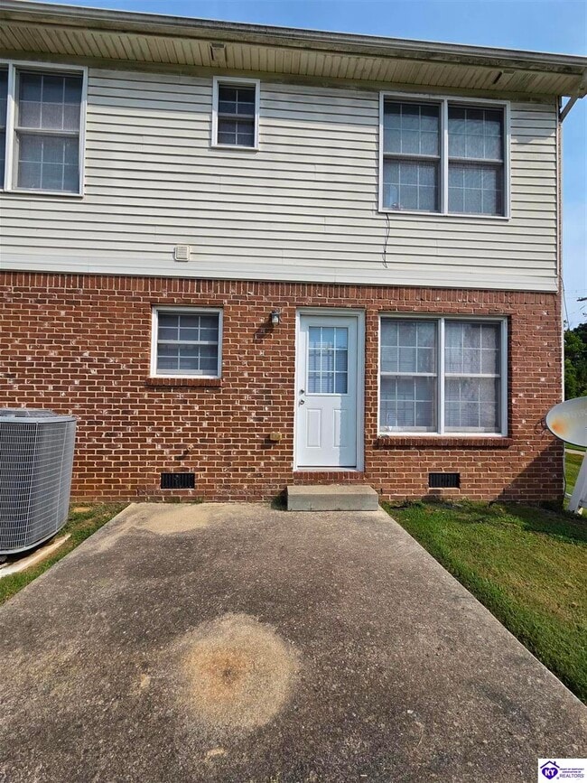 Building Photo - 581 S Atcher St