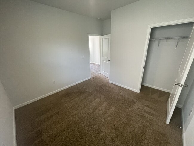 Building Photo - 908 Sea Holly Dr