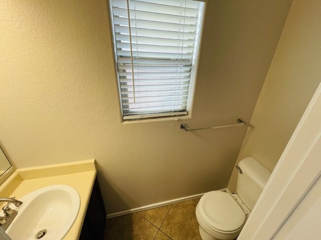 Building Photo - 45811 W Amsterdam Rd