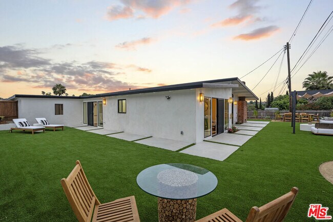 Building Photo - 4600 Don Quixote Dr