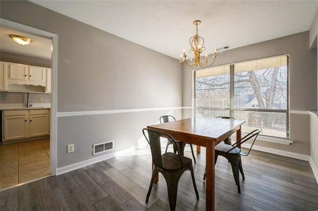 Building Photo - 1258 Minhinette Dr