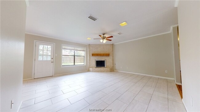 Building Photo - 1003 Val Verde Dr