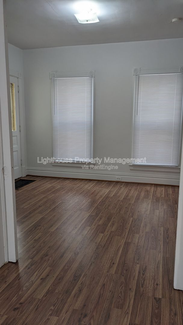 Building Photo - 511 Locust St