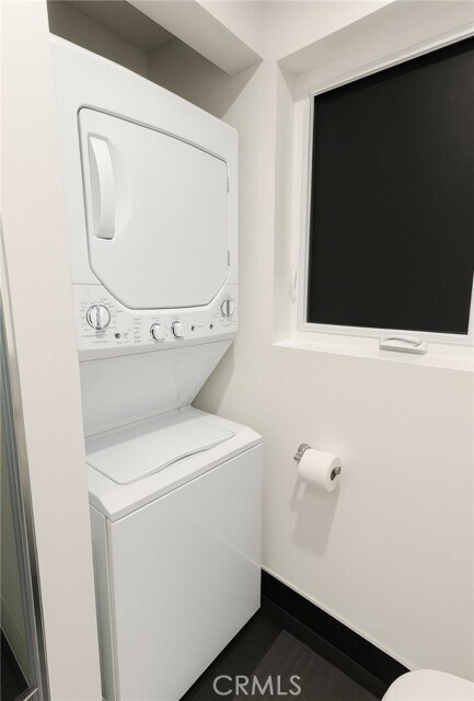 Building Photo - 3381 Oakmont View Dr