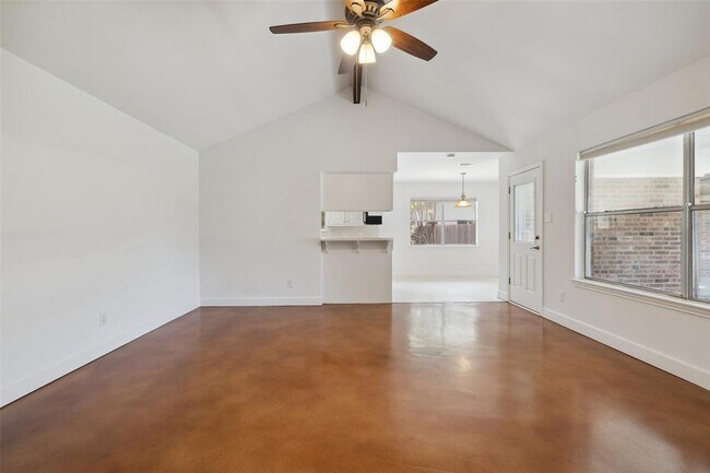 Building Photo - 7202 Squirrel Oak Cir