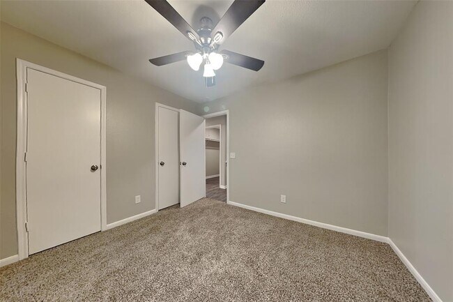 Building Photo - 5061 Stewart Dr
