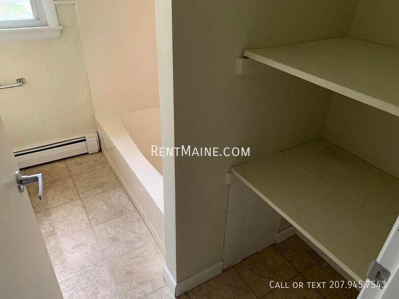 Building Photo - 17 Yale St