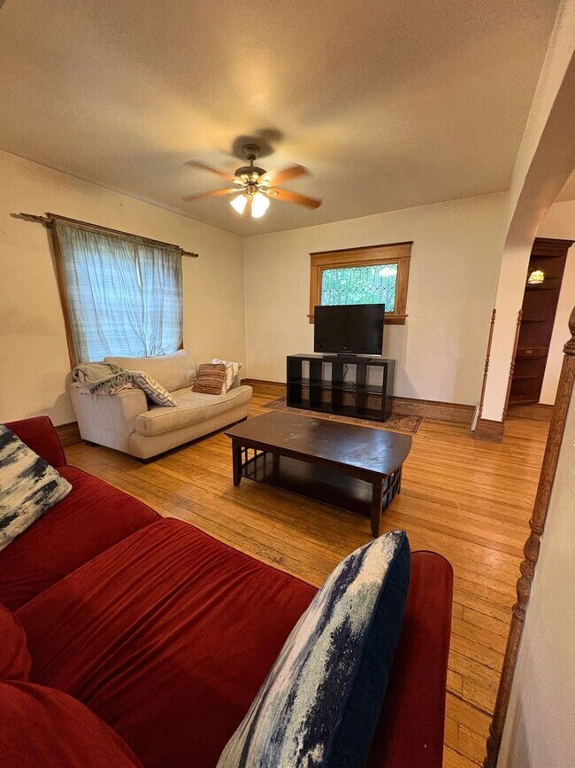 Building Photo - Private Suites in a Beautiful Shared Home Near UNC & Coffee Shops