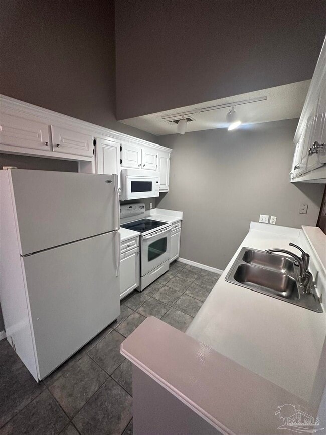 Building Photo - 3180 Birdseye Cir