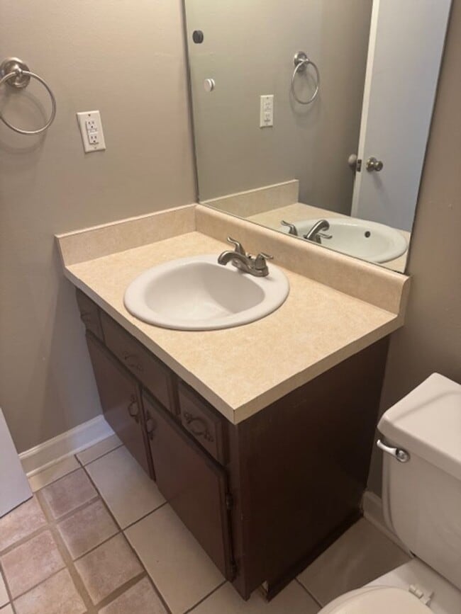 Building Photo - Renovated 3 Bedroom 2 Bath Home for Rent!!