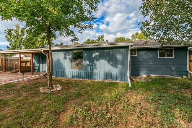 Building Photo - 400 Tedmon Dr