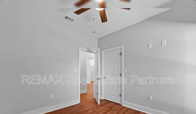Building Photo - 43 Dearman Rd