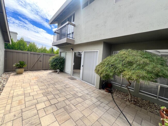 Building Photo - 111 Escobar Ct
