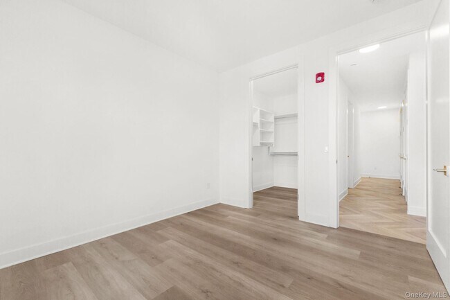 Building Photo - 100 E Putnam Ave