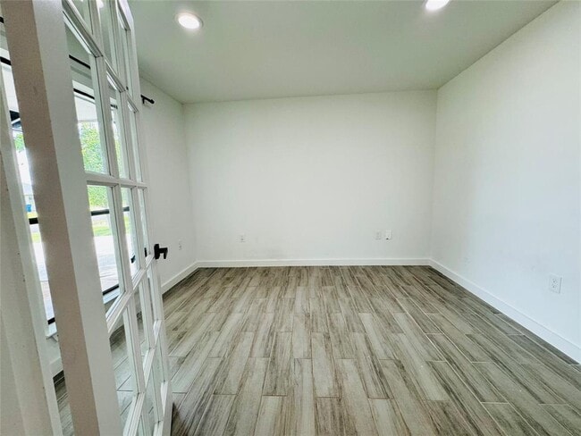 Building Photo - 2500 Harrowden Dr