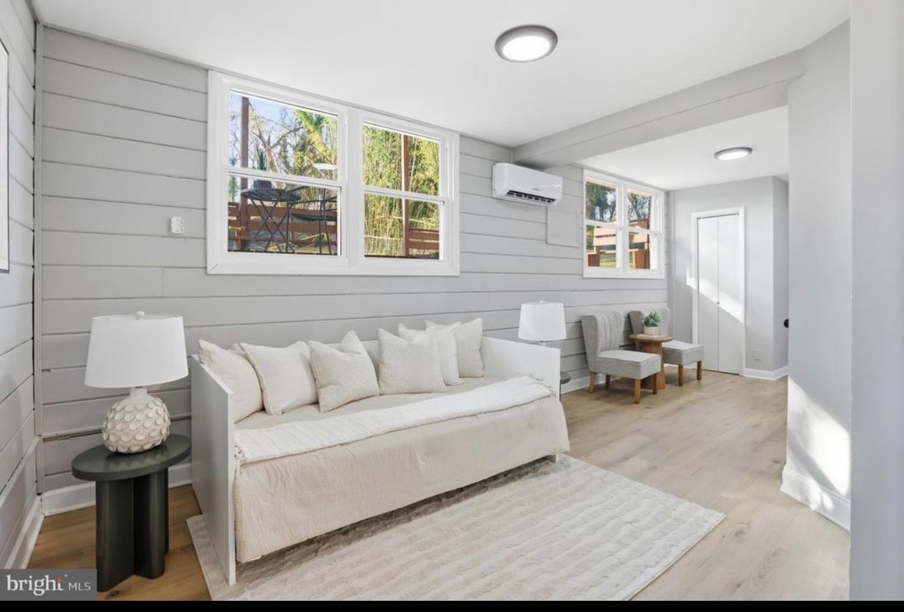 Building Photo - 421 Saint Margarets Dr
