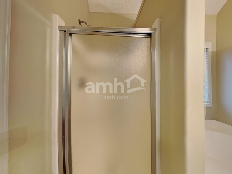 Building Photo - 3892 Refinement Way