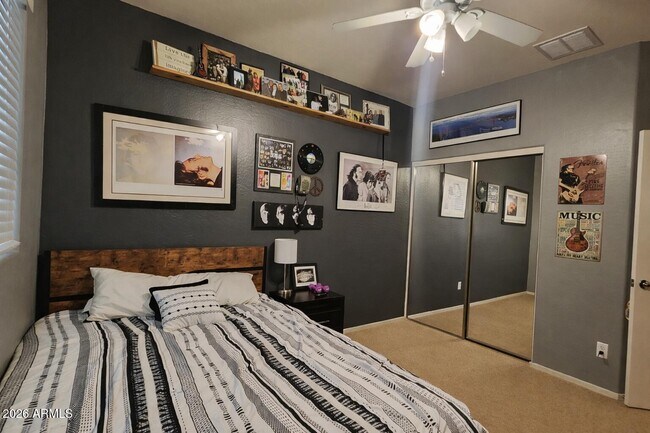 Building Photo - 18970 N Alicante St