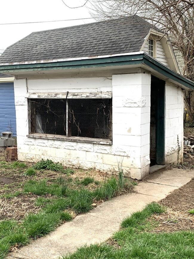 Building Photo - 218 N Prince St