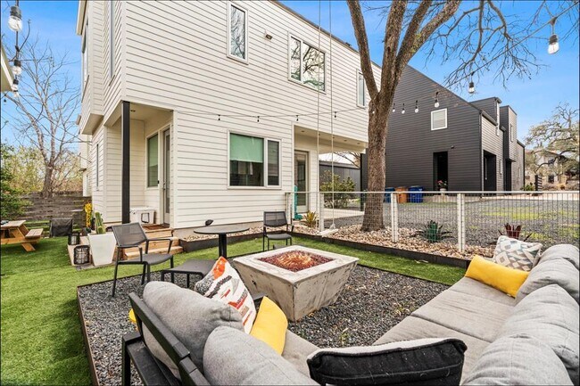 Building Photo - 1608 Ravey St