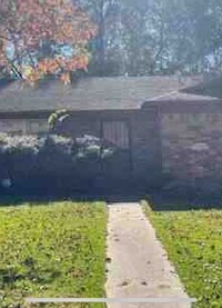 Building Photo - 32 Evergreen