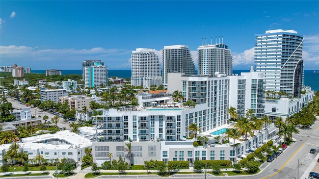 Building Photo - 401 N Birch Rd