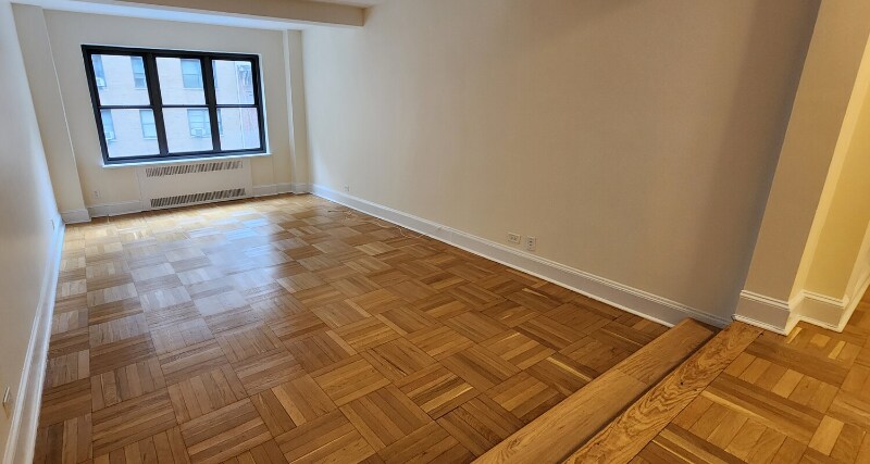Primary Photo - 141 E 56th St