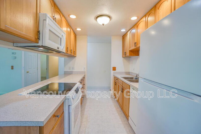 Building Photo - 7104 Louisiana Dr