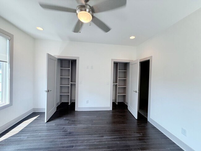 Building Photo - 3 bedroom/3.5 baths/ 12th S