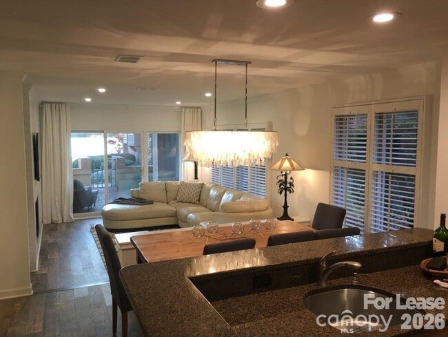 Building Photo - 646 Portside Dr