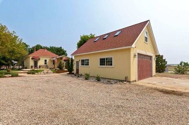 Building Photo - 745 Jackson Ct
