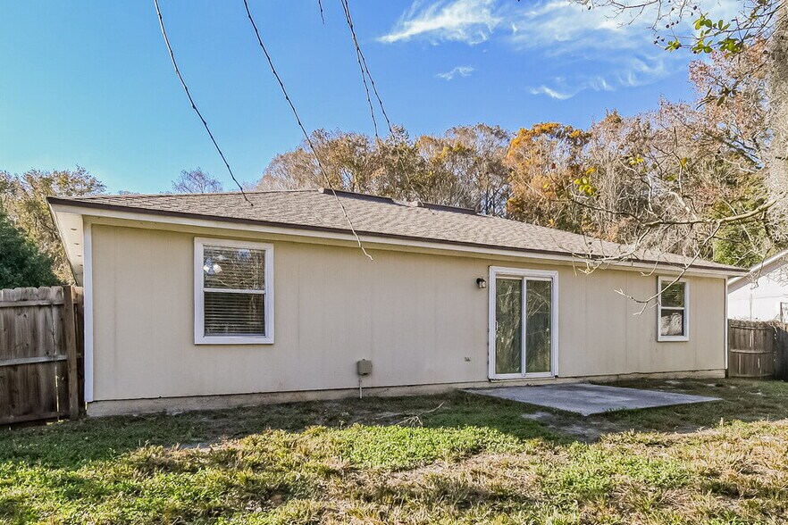 Building Photo - 1603 Twin Oak Ln