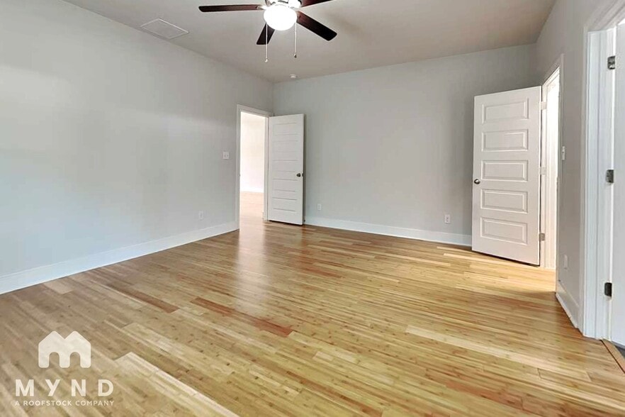 Building Photo - 423 Channing Ave