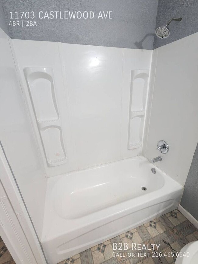 Building Photo - 11703 Castlewood Ave