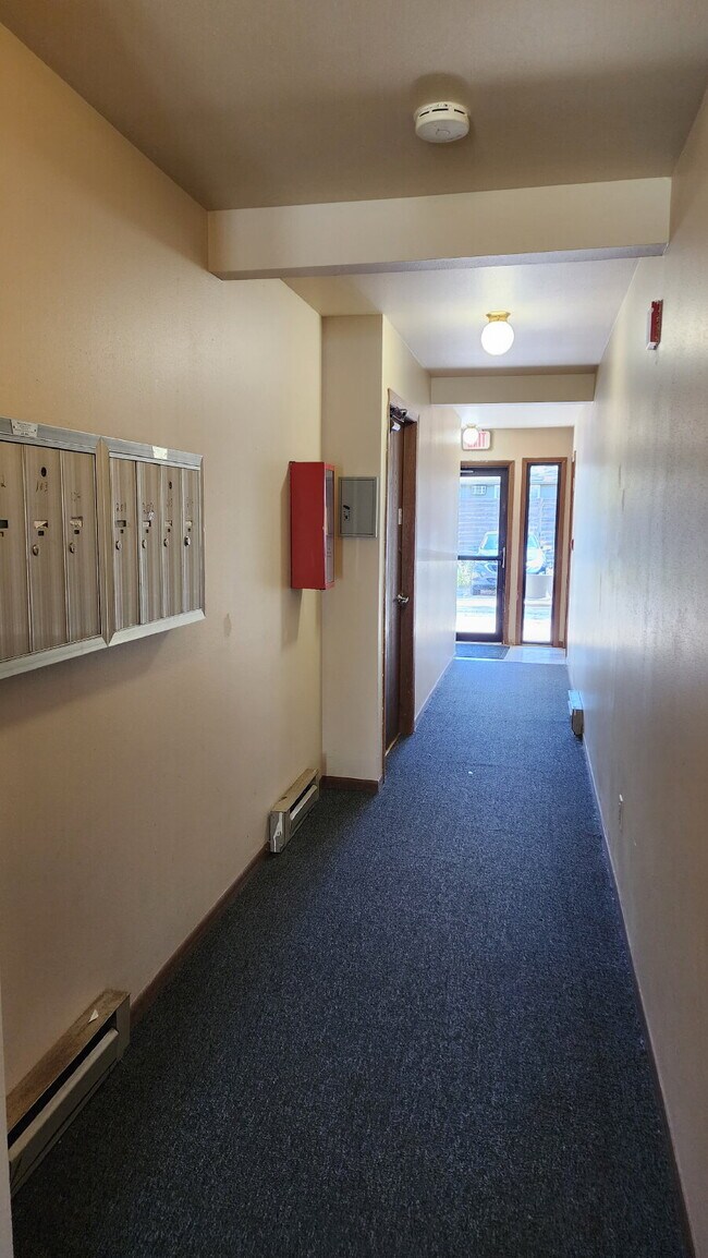 Building Photo - 2500 Honey Lou Ct
