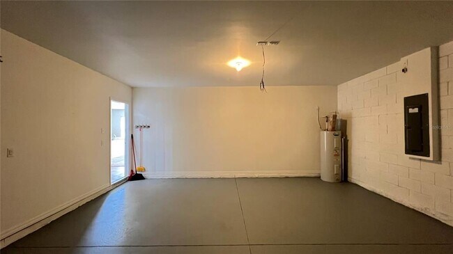 Building Photo - 16628 Broadford Ln