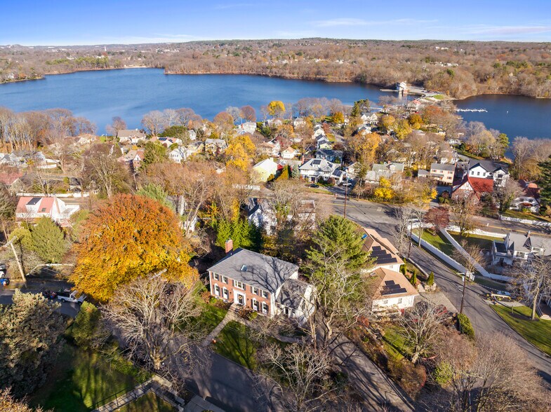 Building Photo - 25 Falmouth Rd