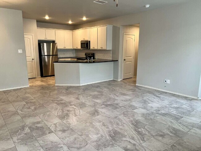 Building Photo - Southwest Lubbock Duplex in Cooper School District